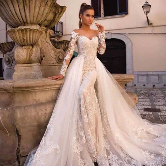 Aurora – Two Looks, One Legendary Moment