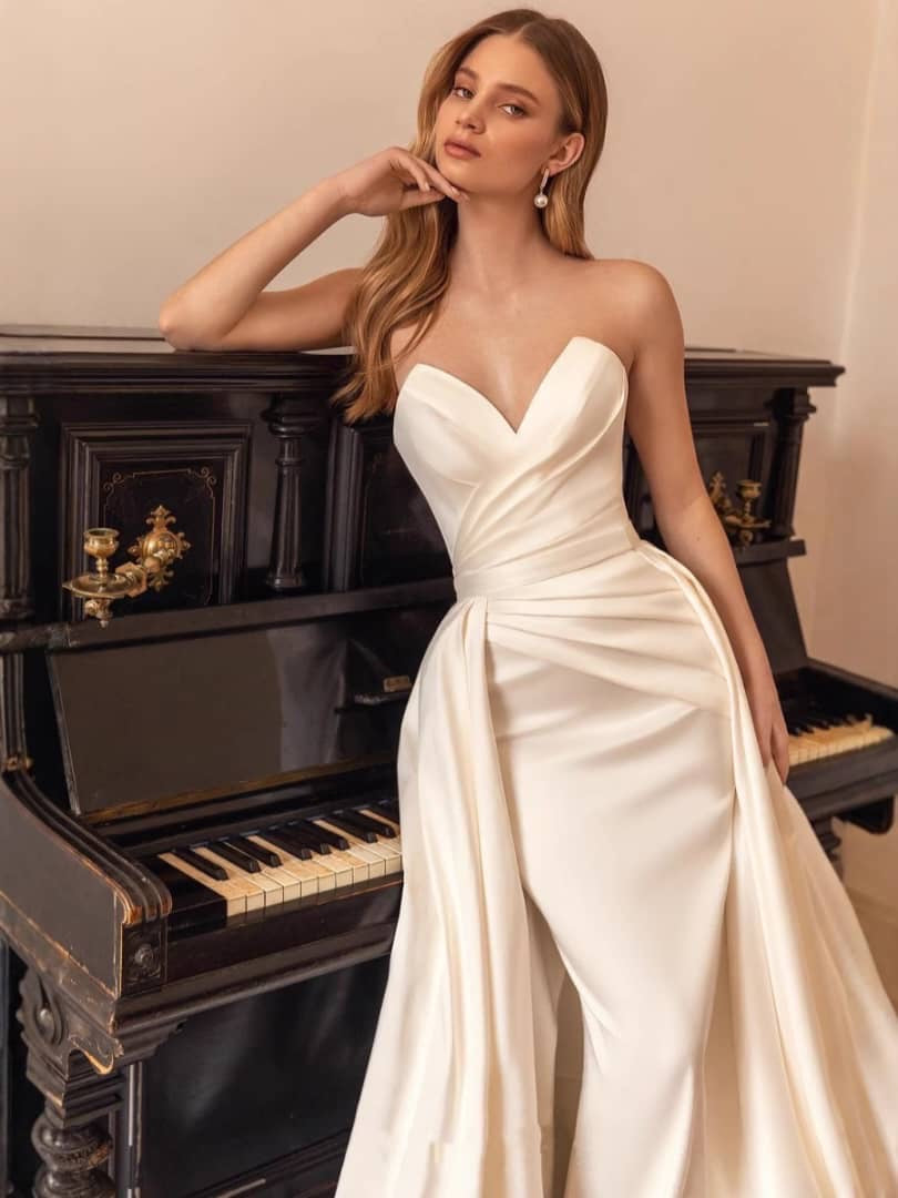 Monroe – Sleek. Sculpted. Stunning.