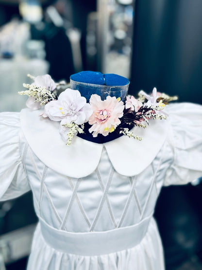 Charming satin communion dress with a Peter Pan collar