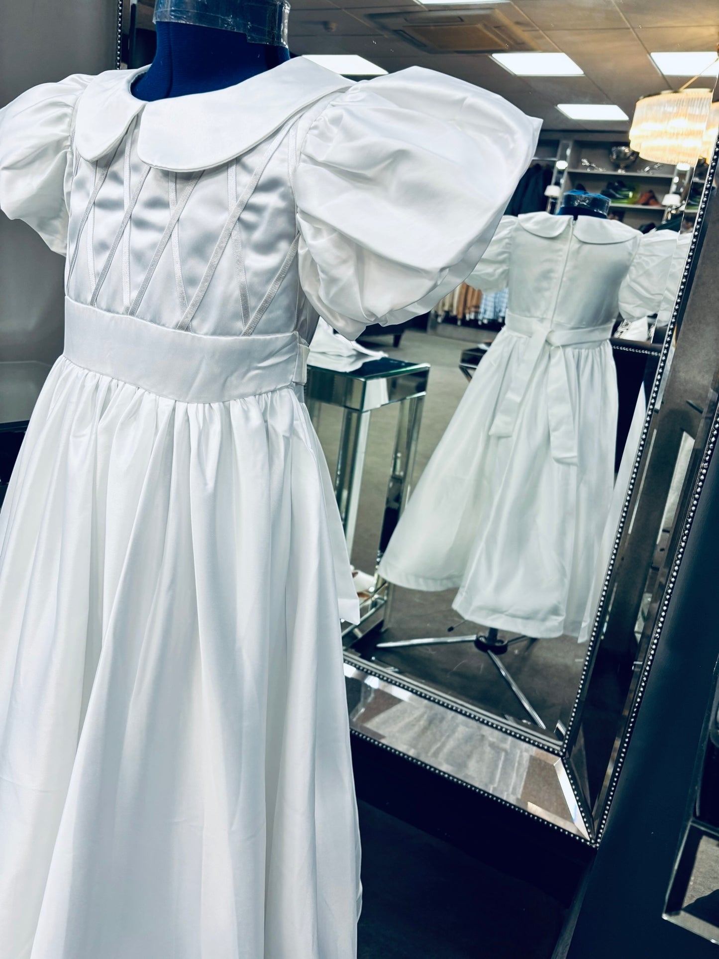 Charming satin communion dress with a Peter Pan collar