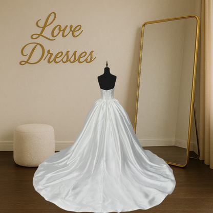 Soleil – Regal Shine, Sculpted Romance